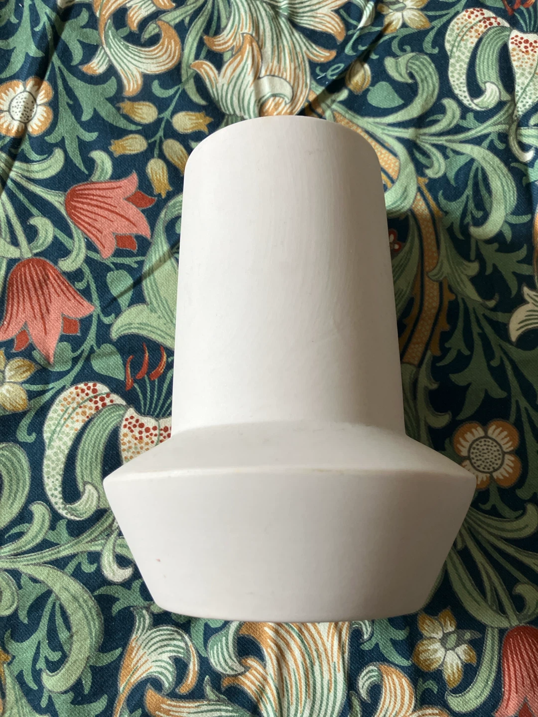 EQ3 White Vase