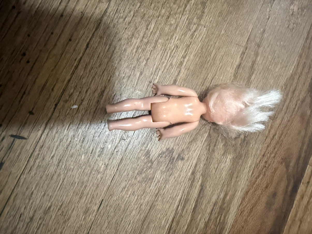 Small blonde doll - photo 3
