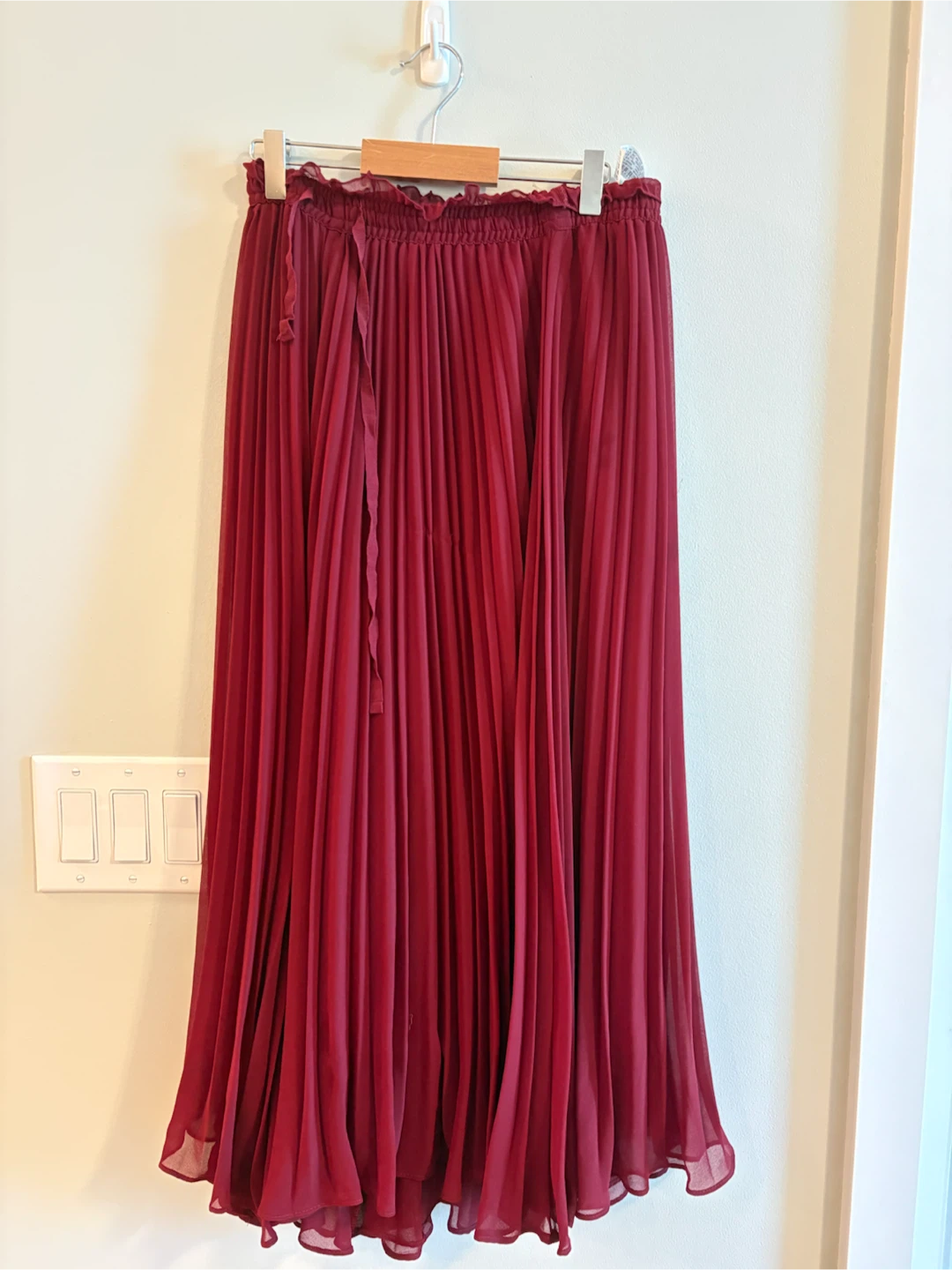 ZARA Pleated Midi Skirt - Burgundy, Wine Red , Small