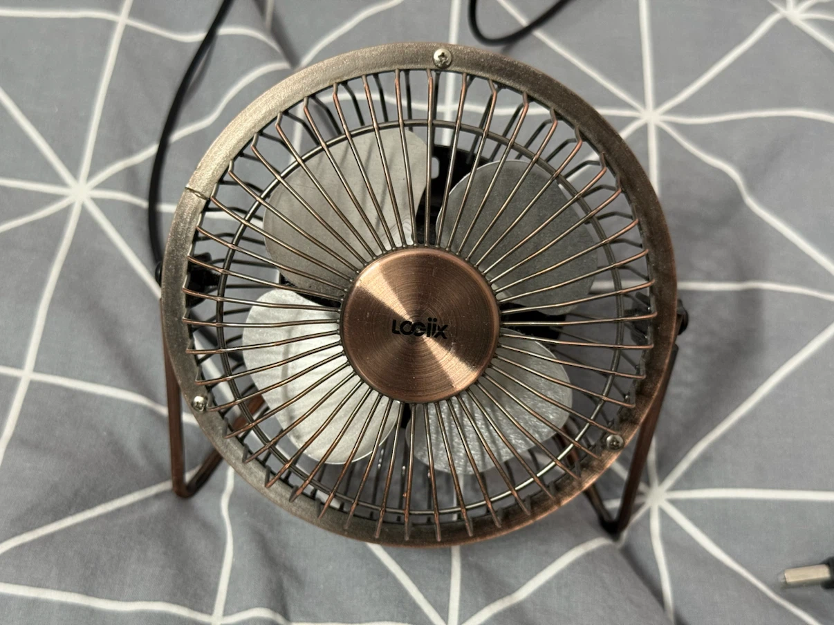 Logiix “Retro Look” USB Mini Table Fan - photo 2