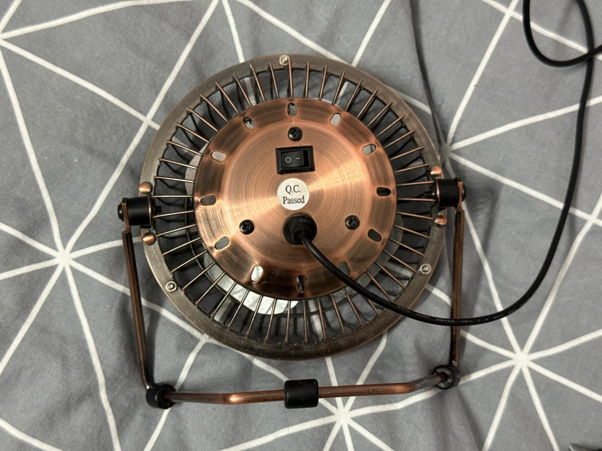 Logiix “Retro Look” USB Mini Table Fan - photo 3
