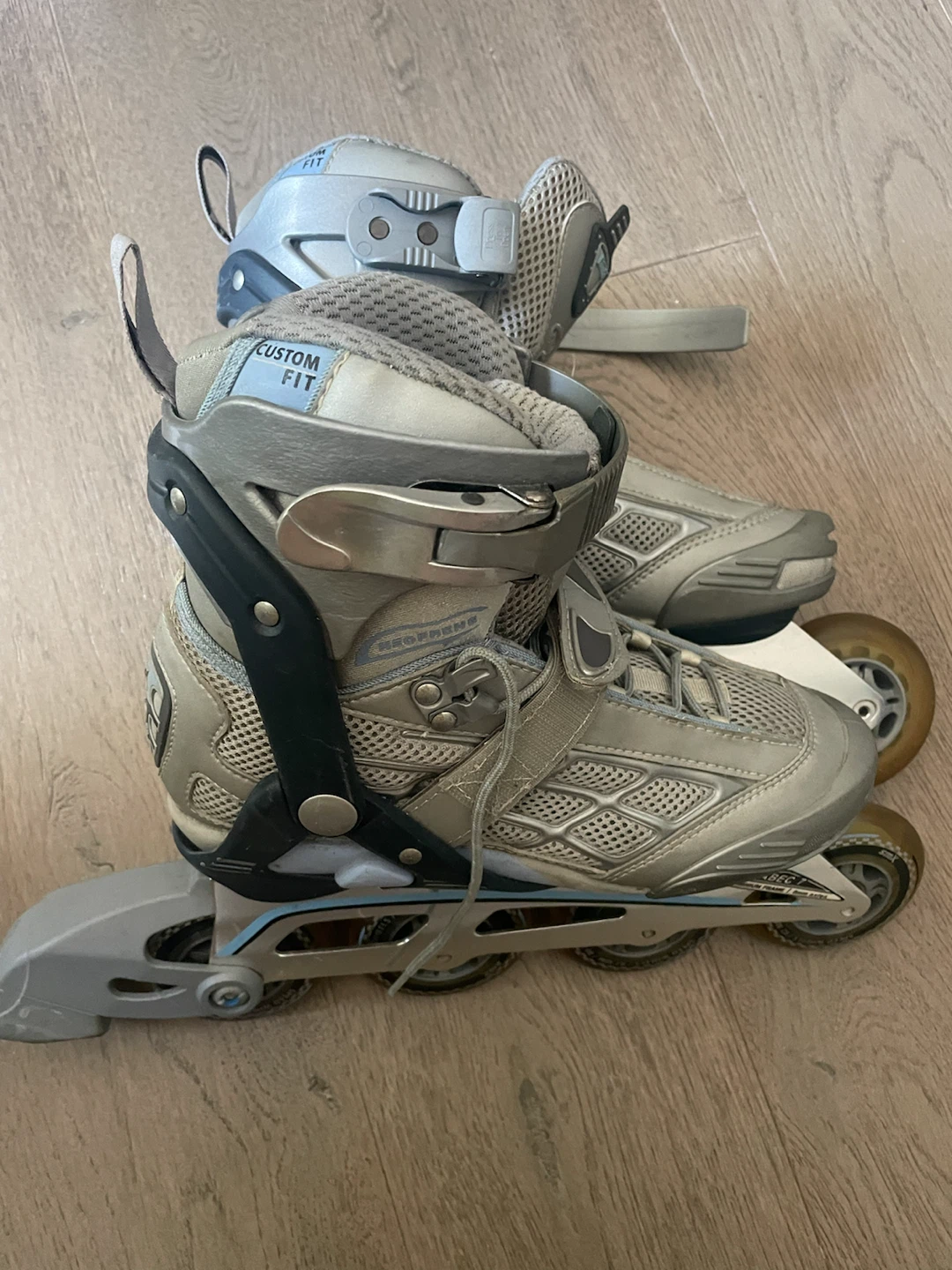 Ladies Rollerblades Size 7 - photo 2