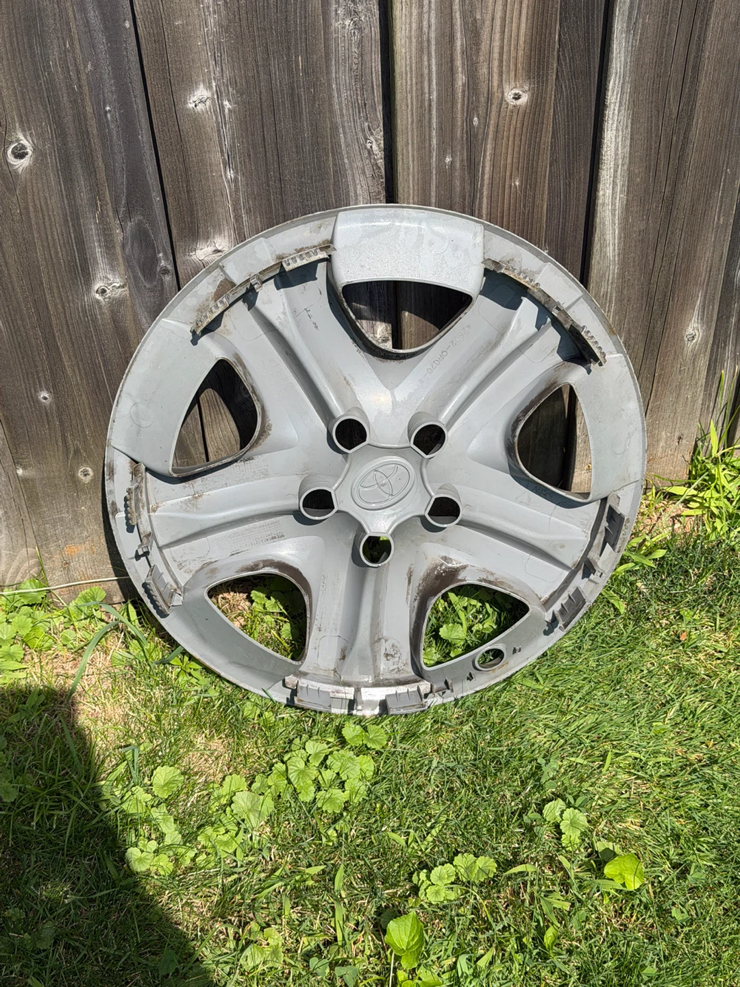 Toyota Hubcap 16inch - photo 2