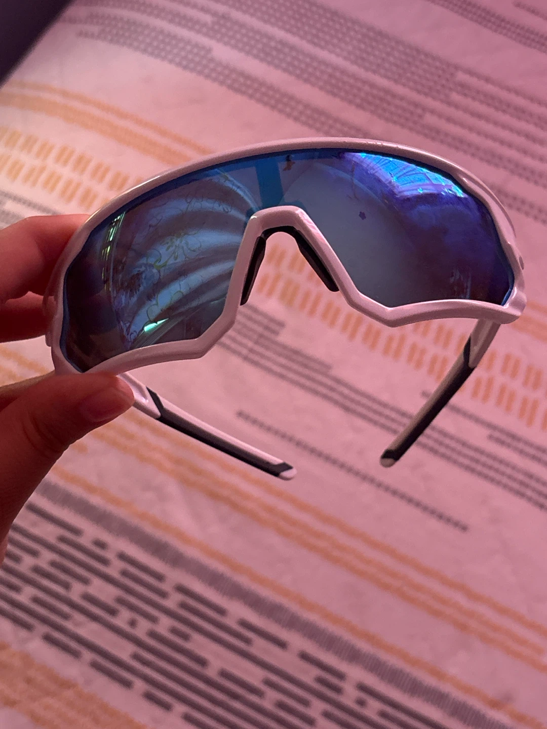 White Sport Sunglasses with Blue Lenses - photo 4