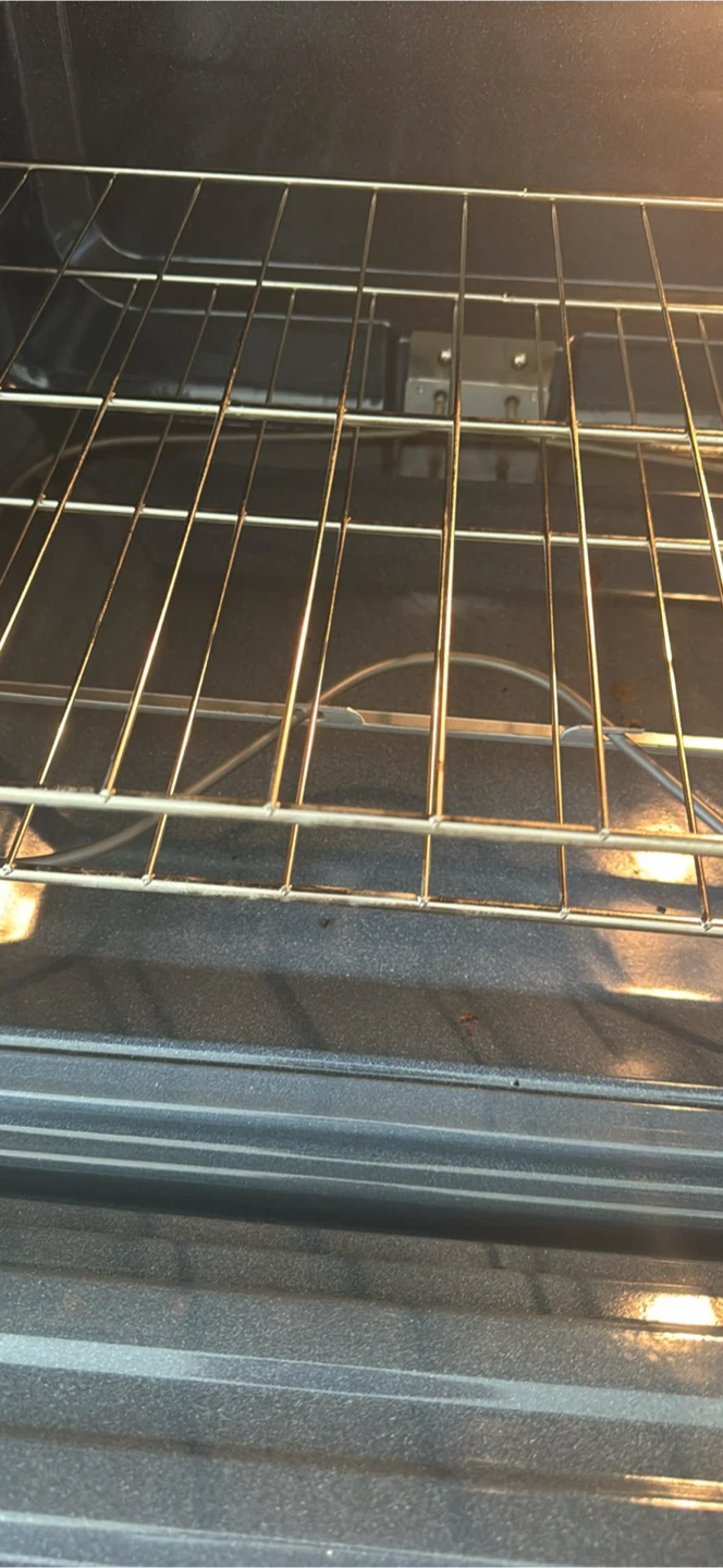 Whirlpool Electric Range - photo 3