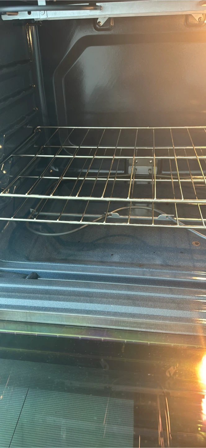 Whirlpool Electric Range - photo 4