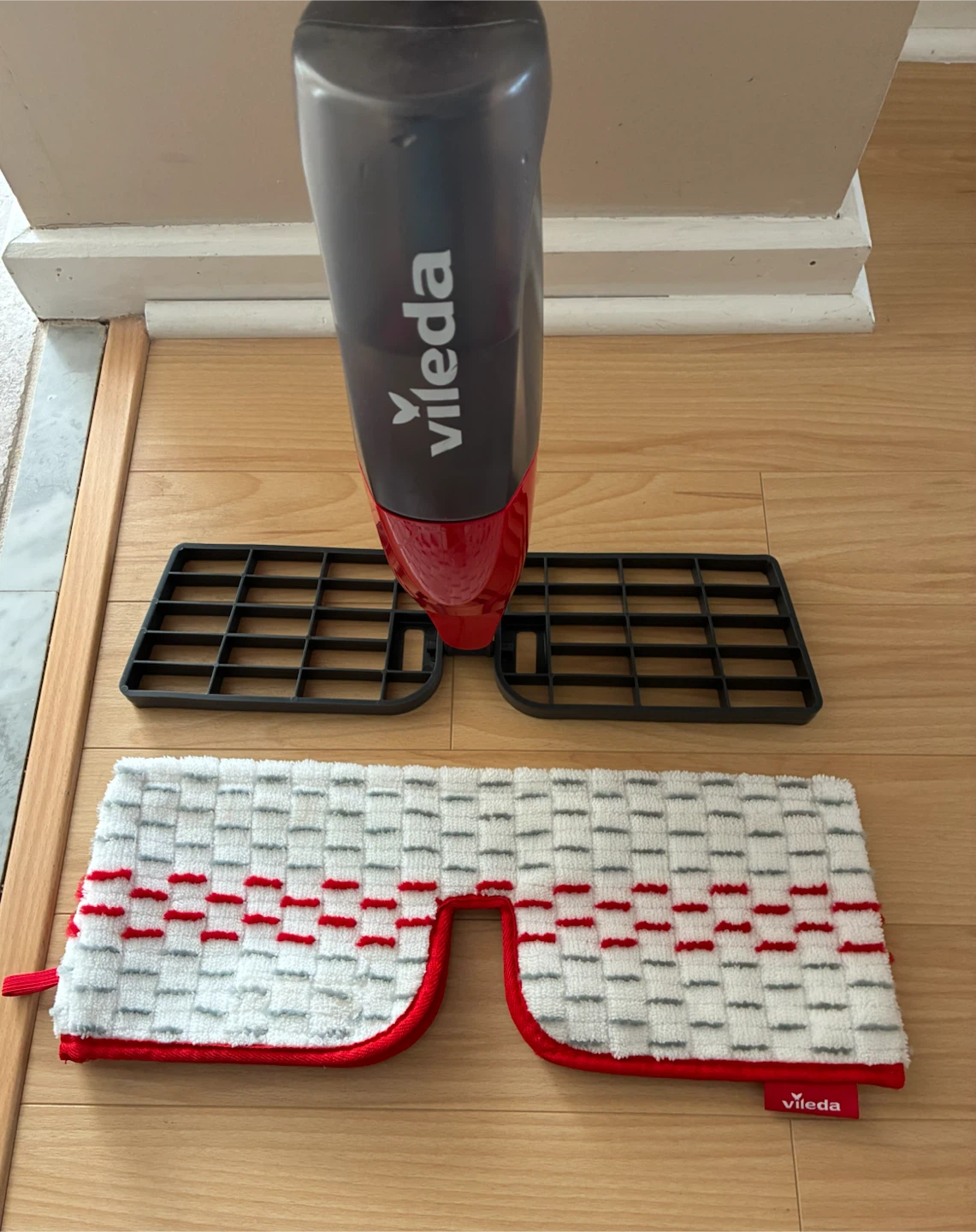 Vileda Spray Mop with Microfibre Cloth - photo 2