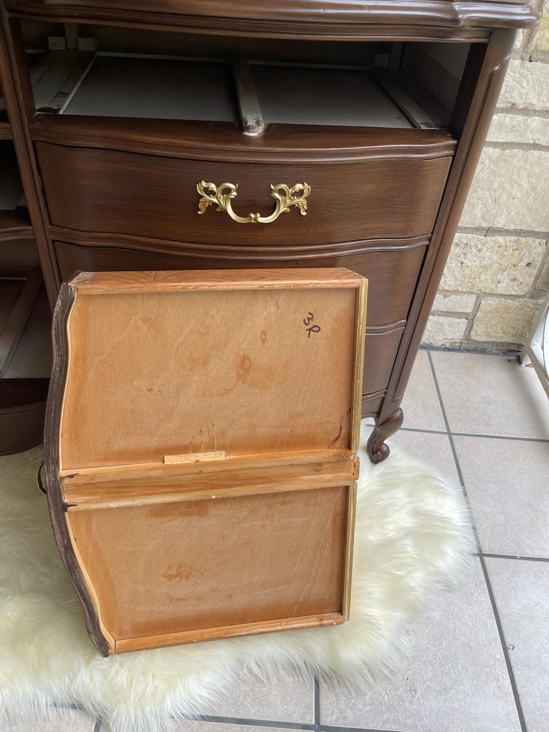 Vintage 9 drawers French Provincial restored in Dark Walnut - photo 3