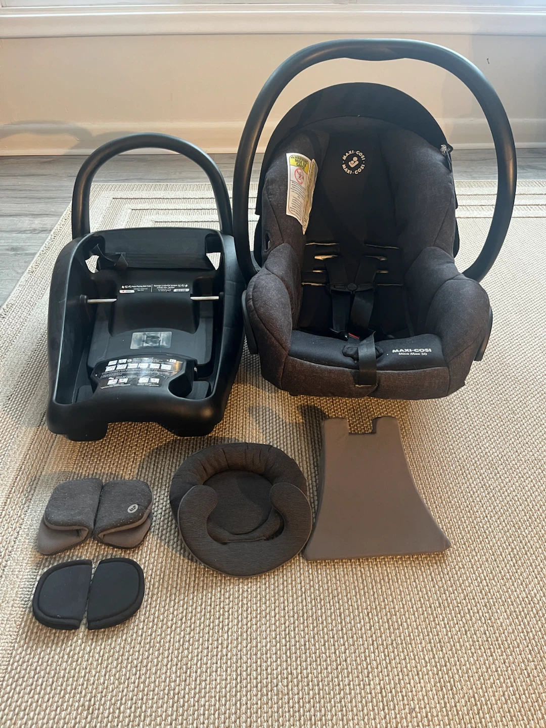 Maxi-Cosi Mico Max 30 Infant Car Seat with Base