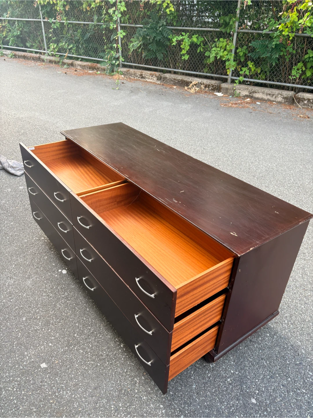 Delivery available- dresser - photo 3