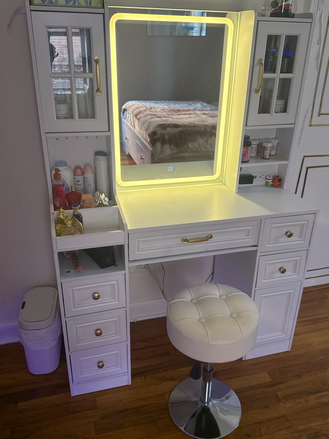 White Vanity Makeup Table with Lighted Mirror and Stool - photo 2