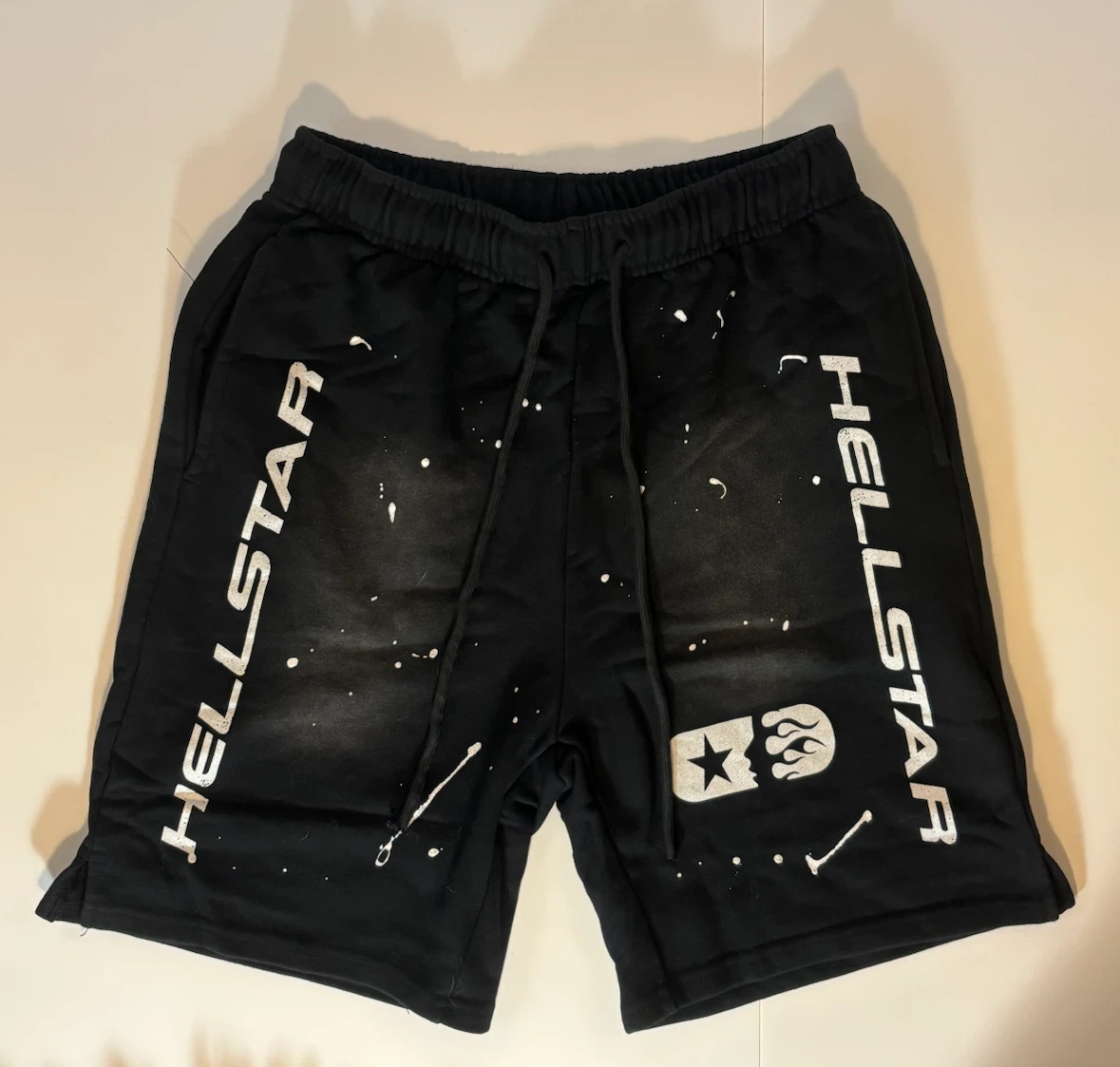 Black Hellstar - studios logo print shorts