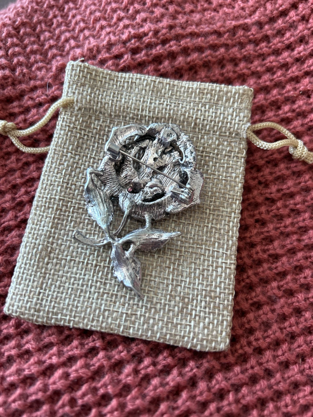 Sparkly Rose Brooch with Green Leaves - photo 2