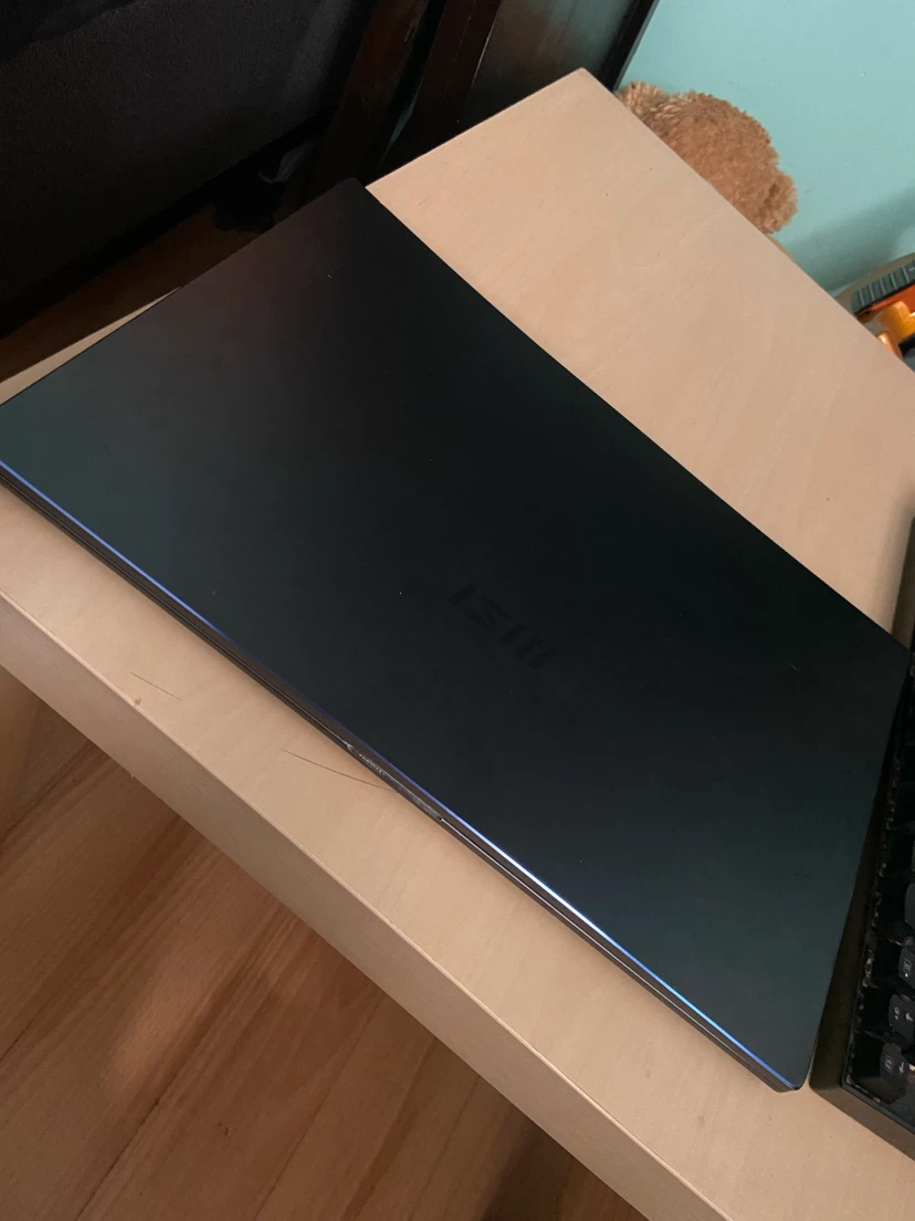MSI Prestige 15 A11SCX-270CA. *BROKEN SCREEN//AS IS*