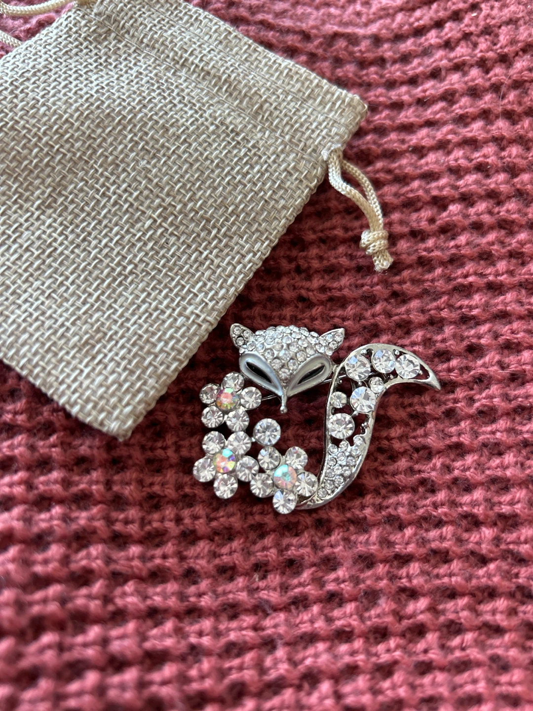 Sparkly Fox Brooch with Rhinestones