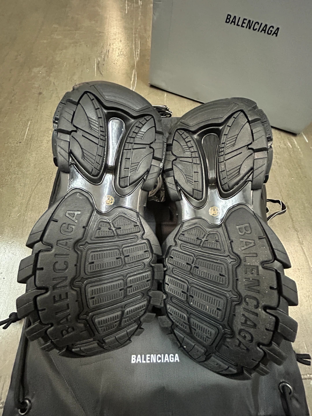 Balenciaga LED Tracks size 44 - photo 5