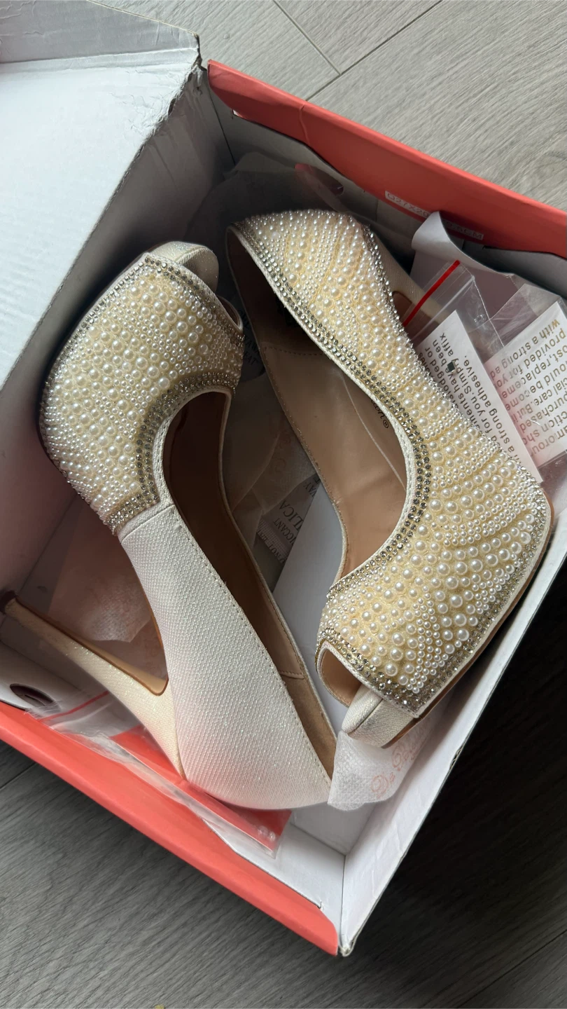 Women Heels 👠 size 7 check more pictures - photo 4