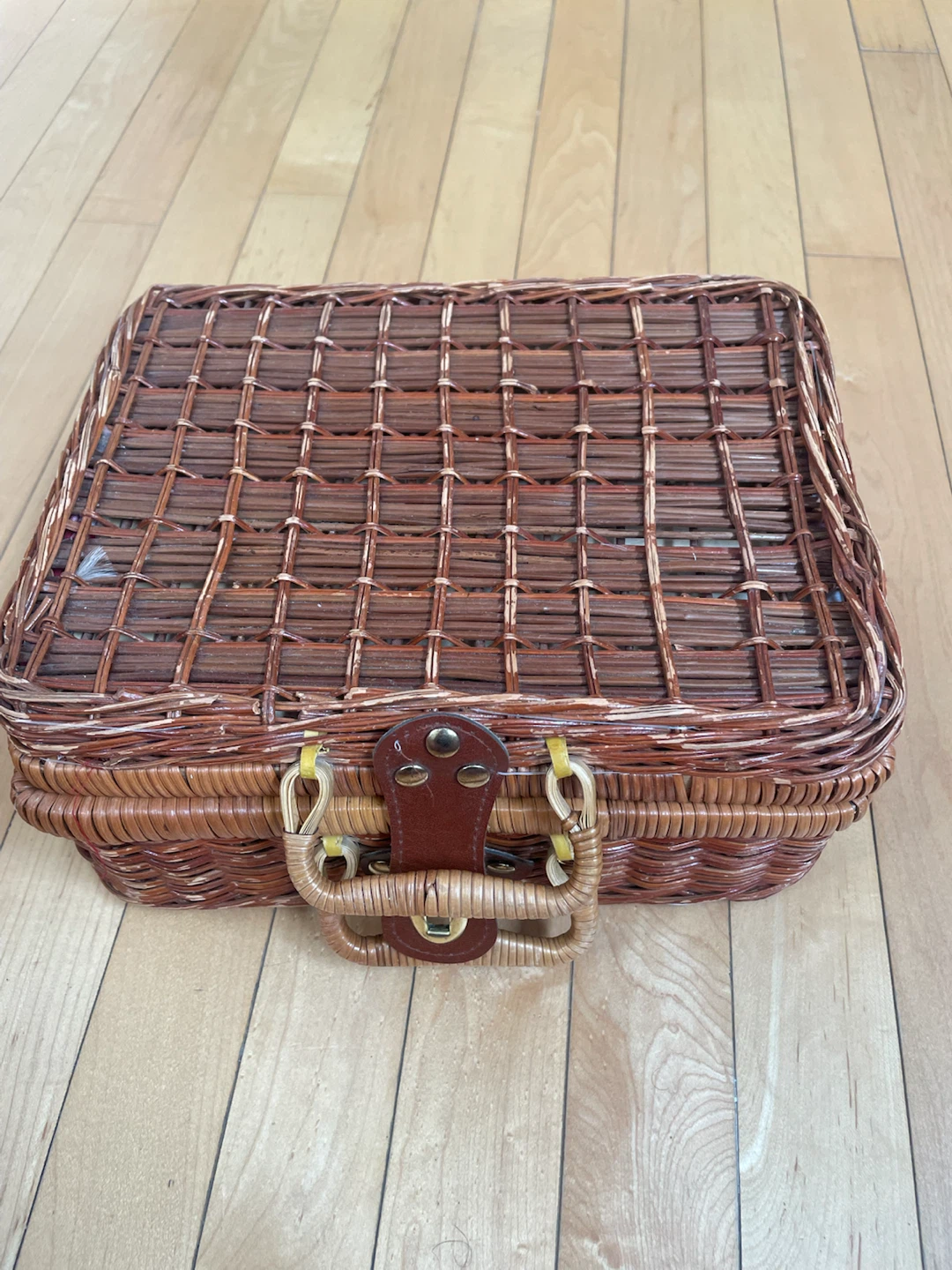 Picnic Basket Set with Mugs, Plates, and Cutlery