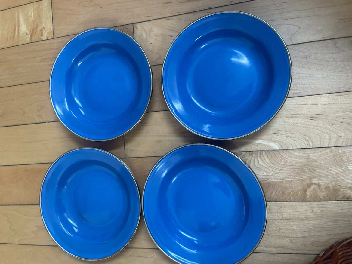 Picnic Basket Set with Mugs, Plates, and Cutlery - photo 5