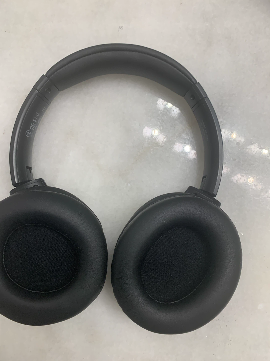 Black Wireless headphones - photo 2