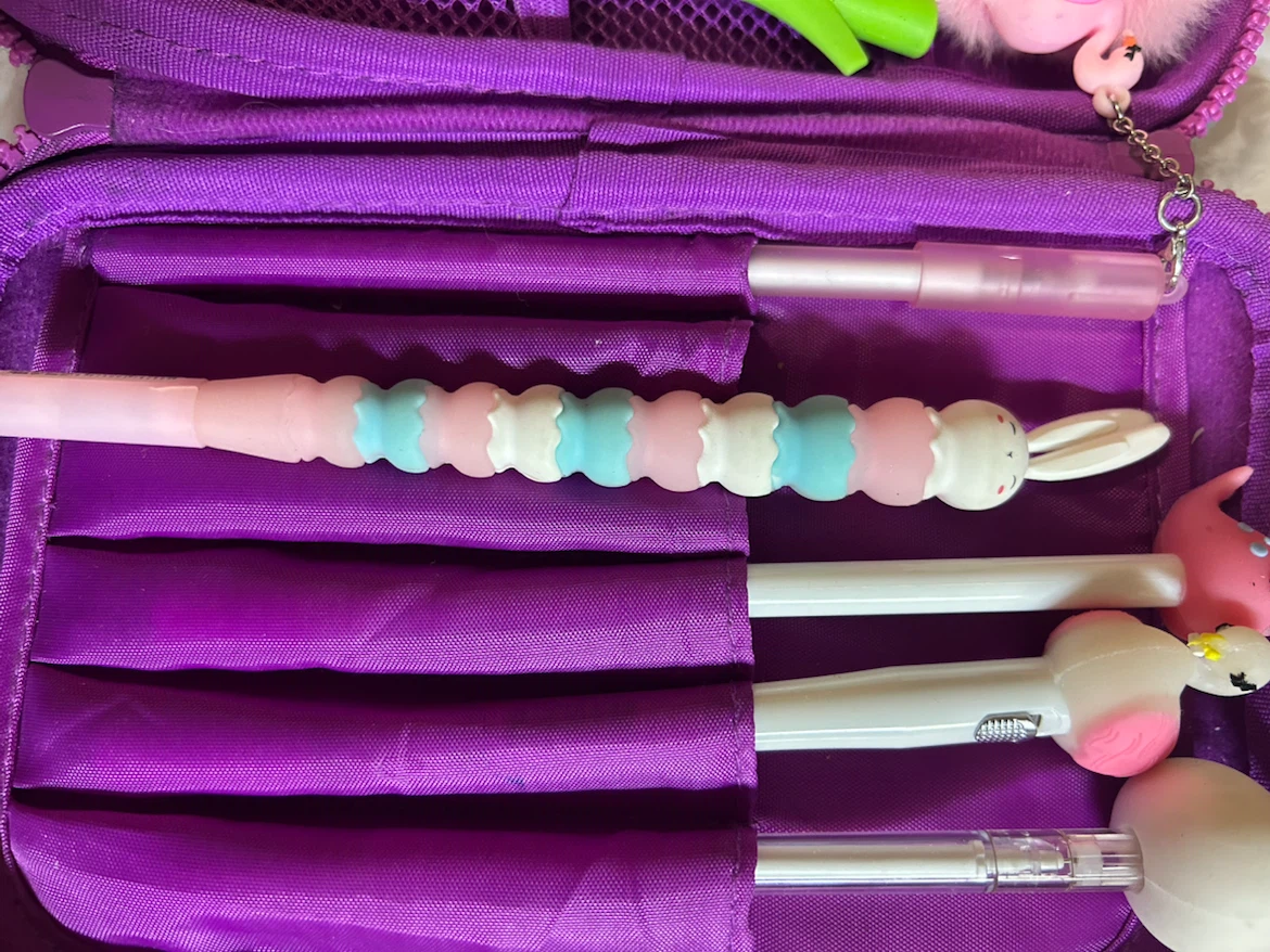 Variety of Cute Pens - photo 5