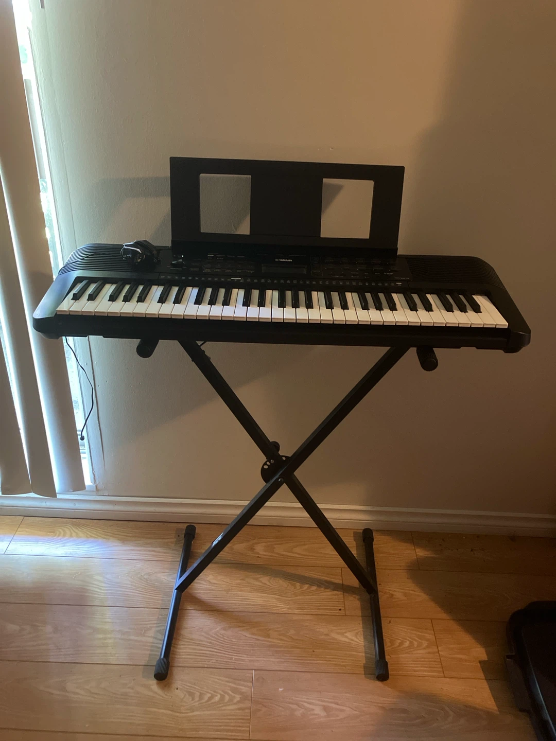 Yamaha Electronic Keyboard with Stand