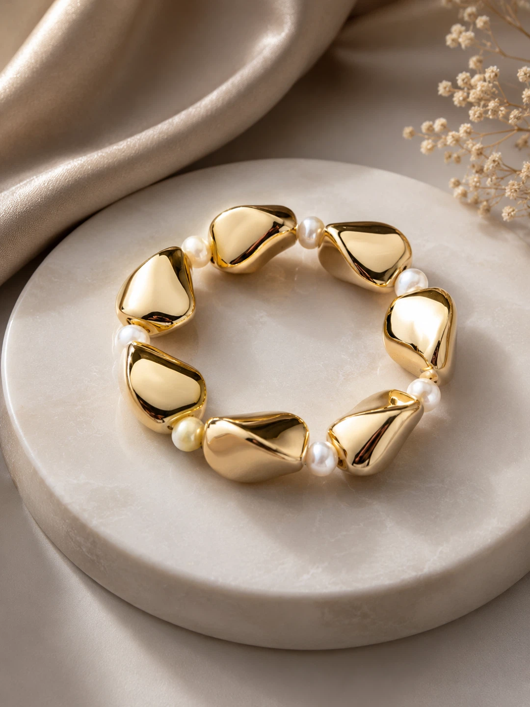 Gold Tone & Pearl Beaded Bracelet