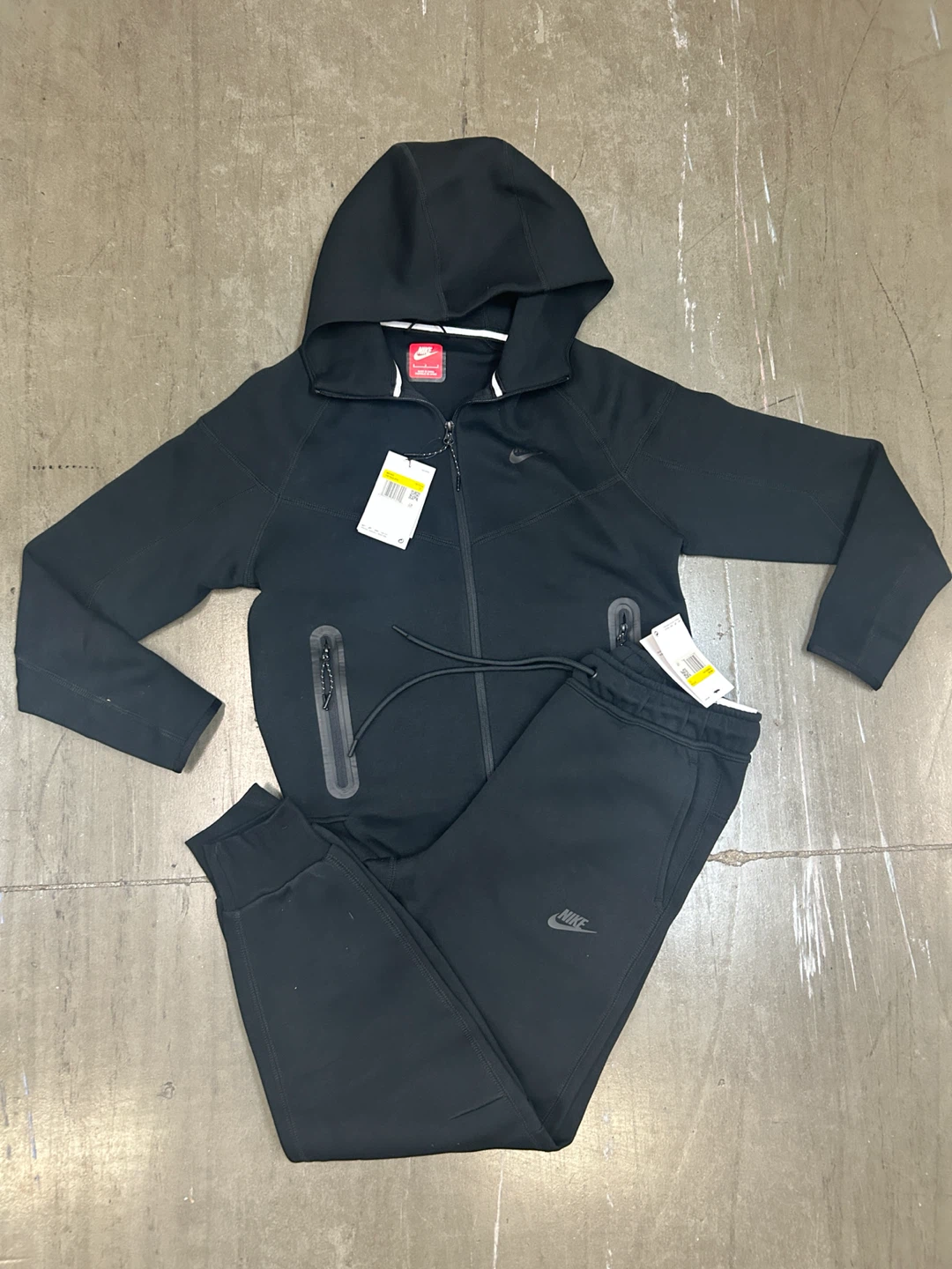 Nike Tech Fleece Full Zip Hoodie & Jogger Set
