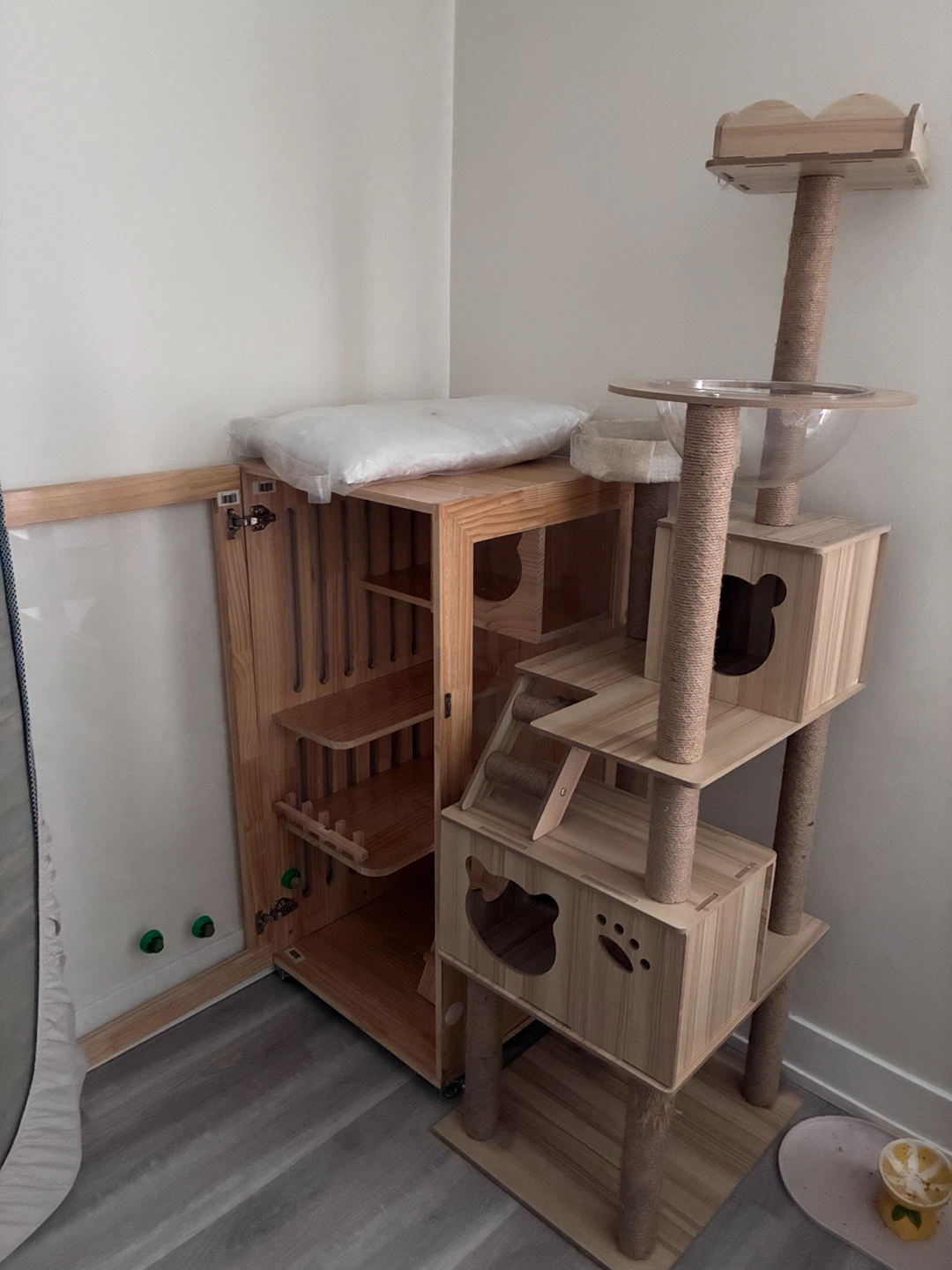 Wooden Cat Condo with Litter Box Enclosure - photo 3