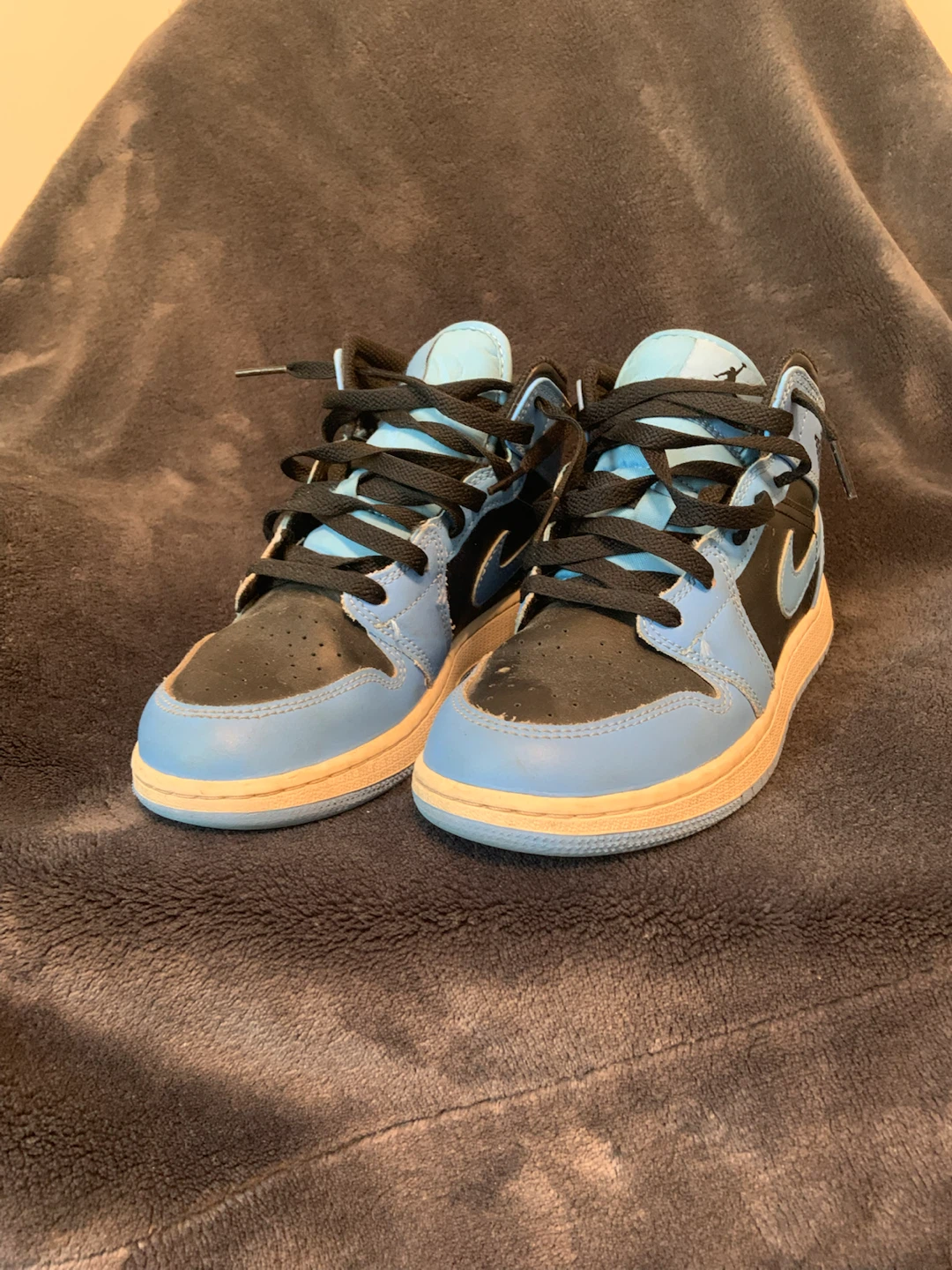 Air Jordan 1 Mid SE Light University Blue Black Sneakers