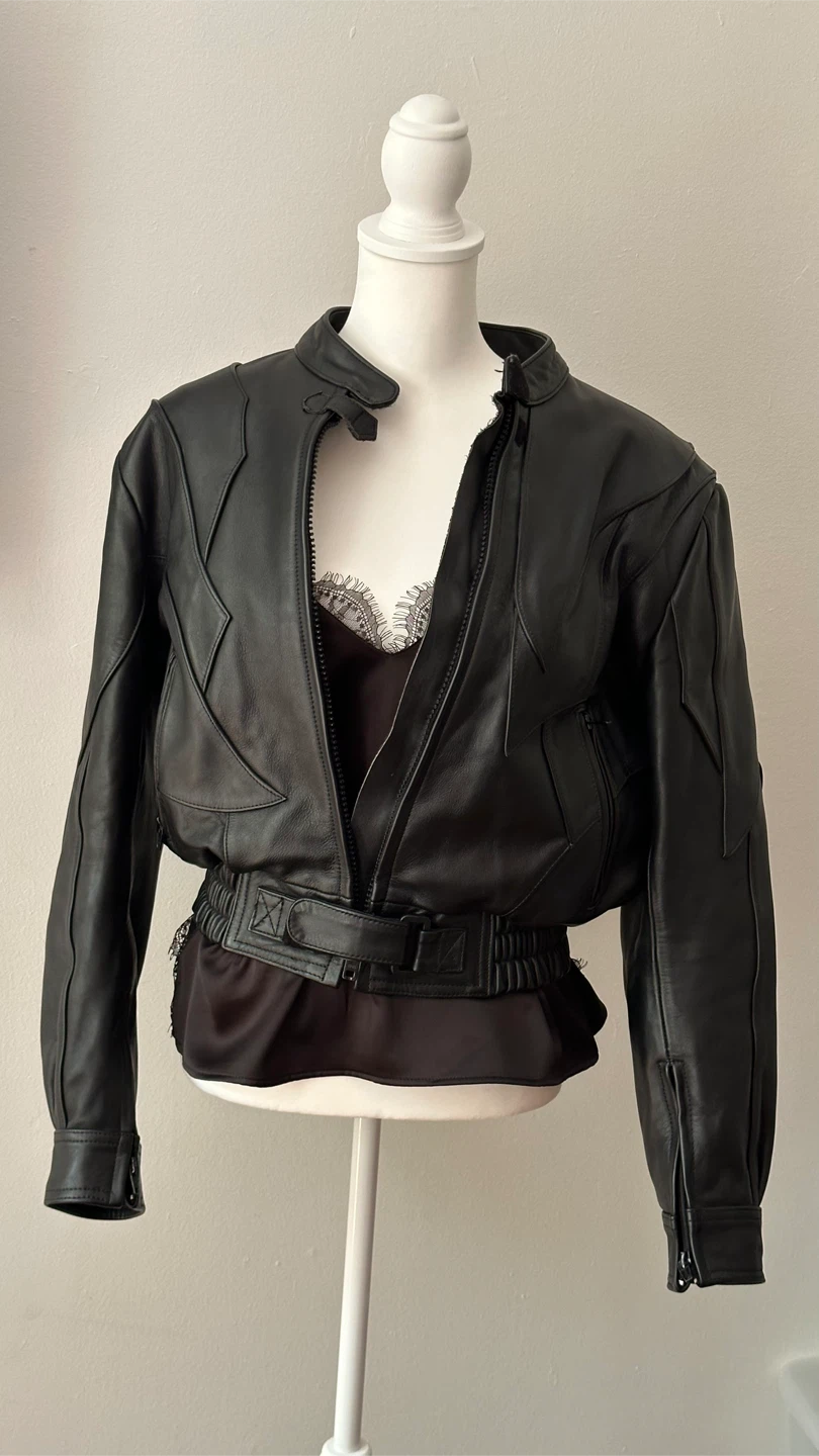 Vintage black leather biker jacket size M