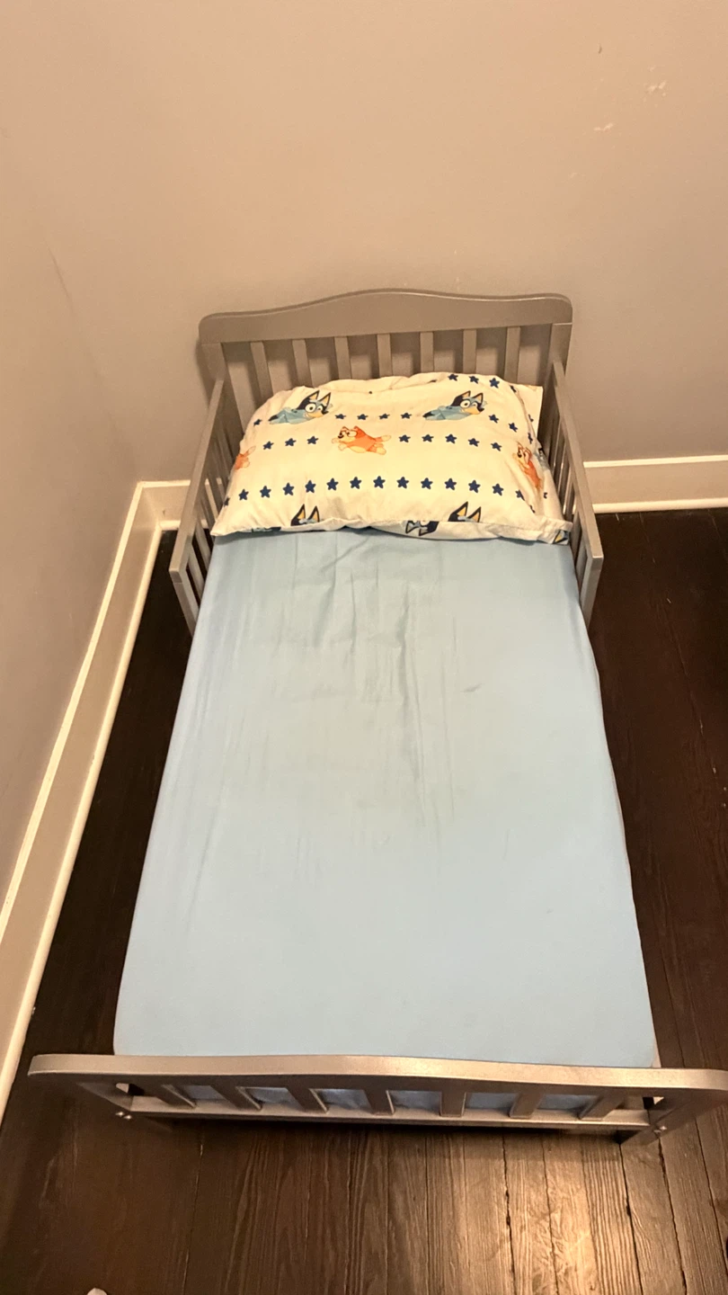 Gray Toddler Bed with Rails - photo 3