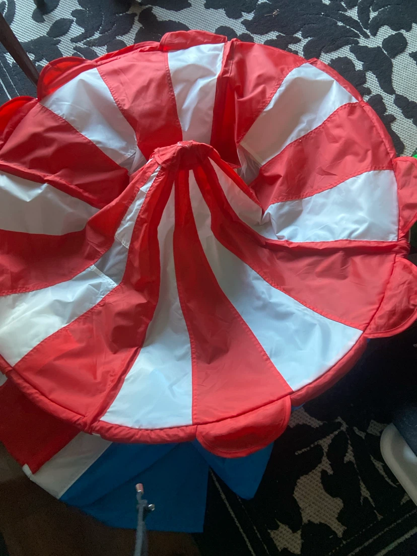 Red and white tent - photo 3