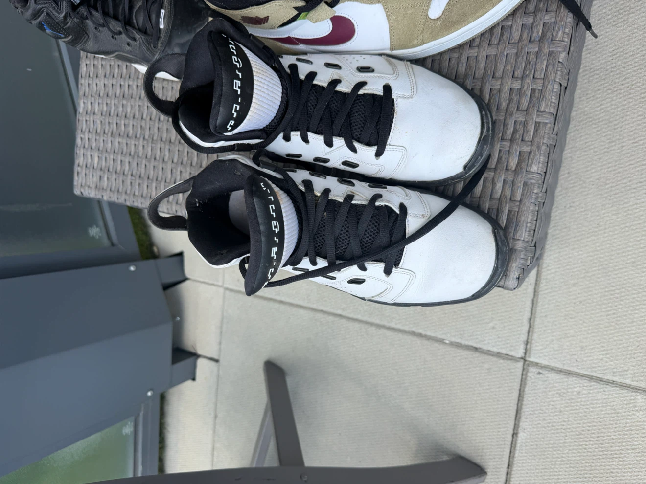 Nike Air Jordan 1 Mid Shoes - photo 4