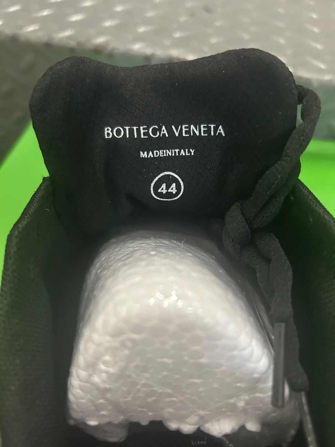 Bottega Veneta Orbits Size 44 - photo 4