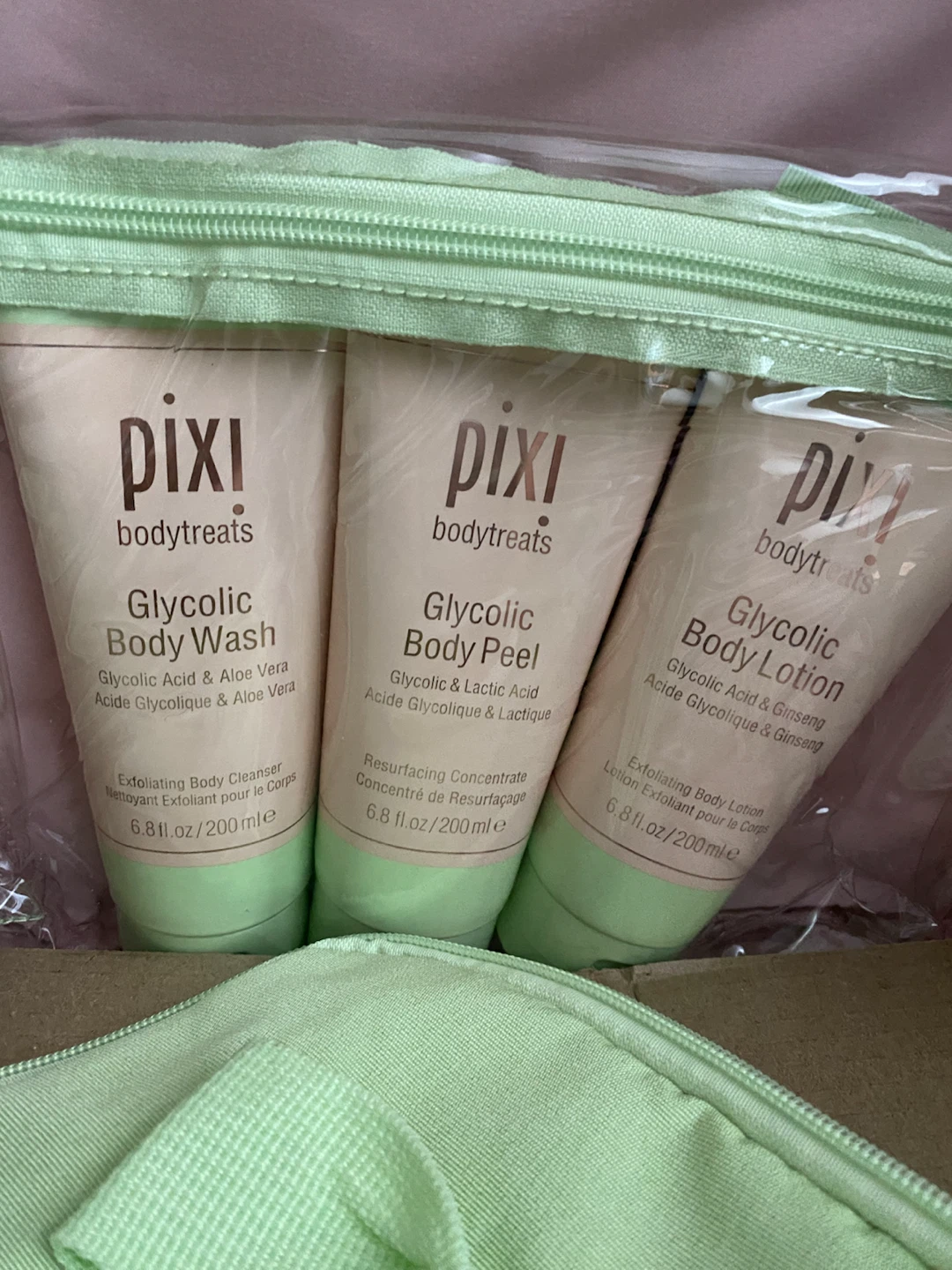2 day sale! Pixi backpack (wash, peel, lotion included) - photo 2