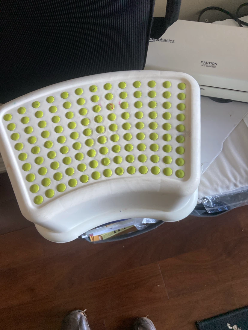 AmazonBasics Step Stool