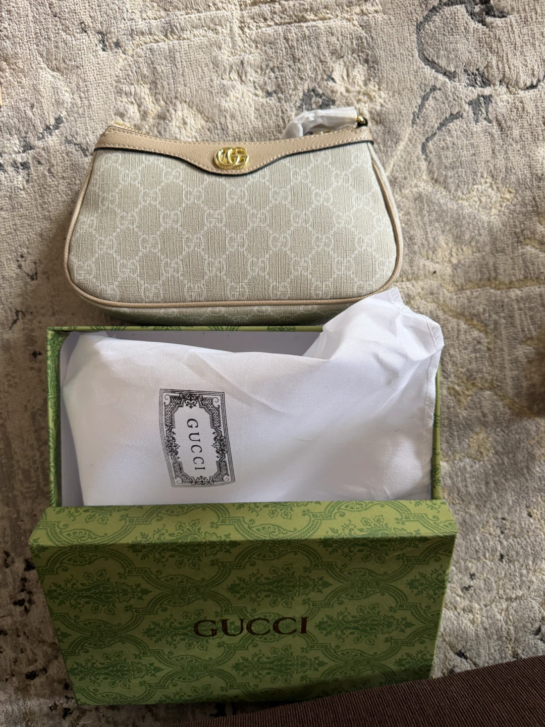 Women’s Gucci purse