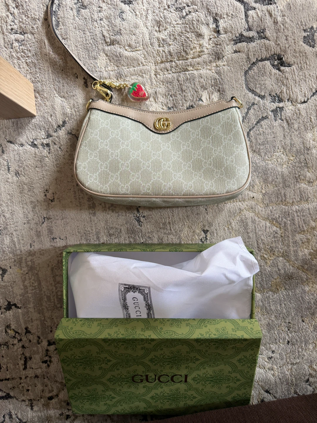 Women’s Gucci purse