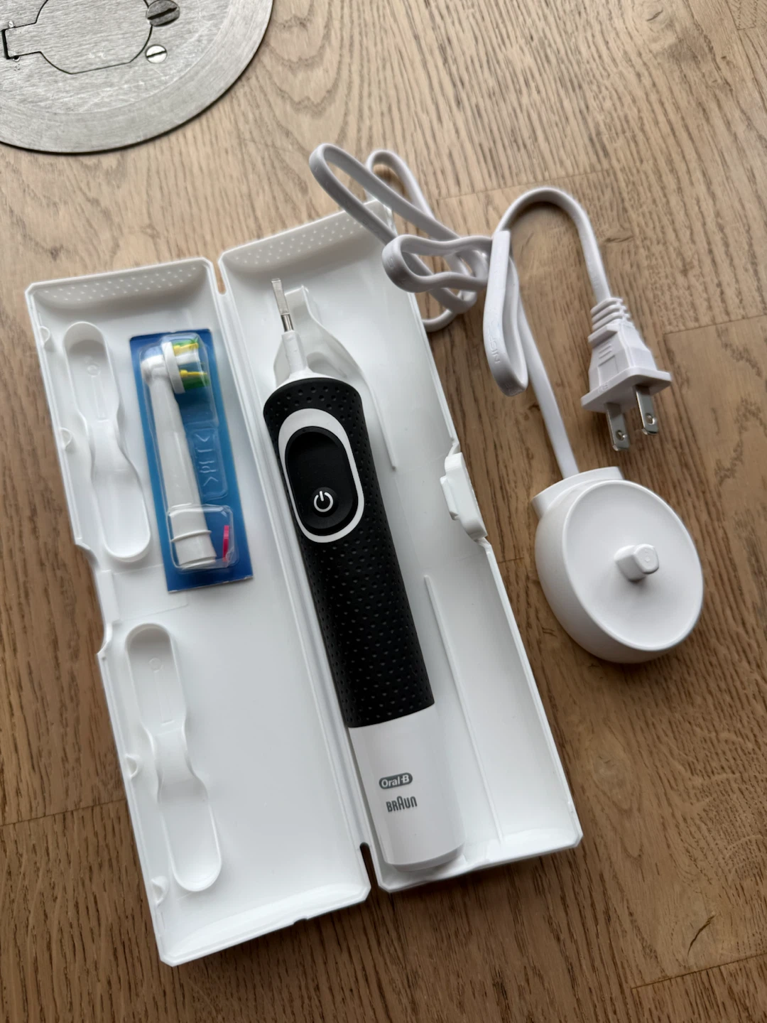 Oral-B Braun Electric Toothbrush with Travel Case