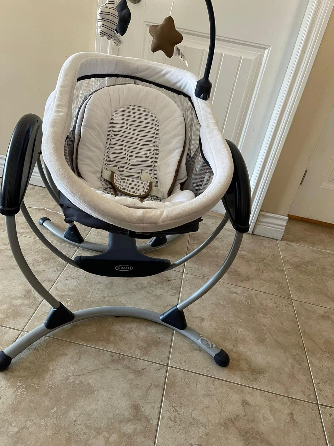 Graco Gliding Bassinet - photo 3