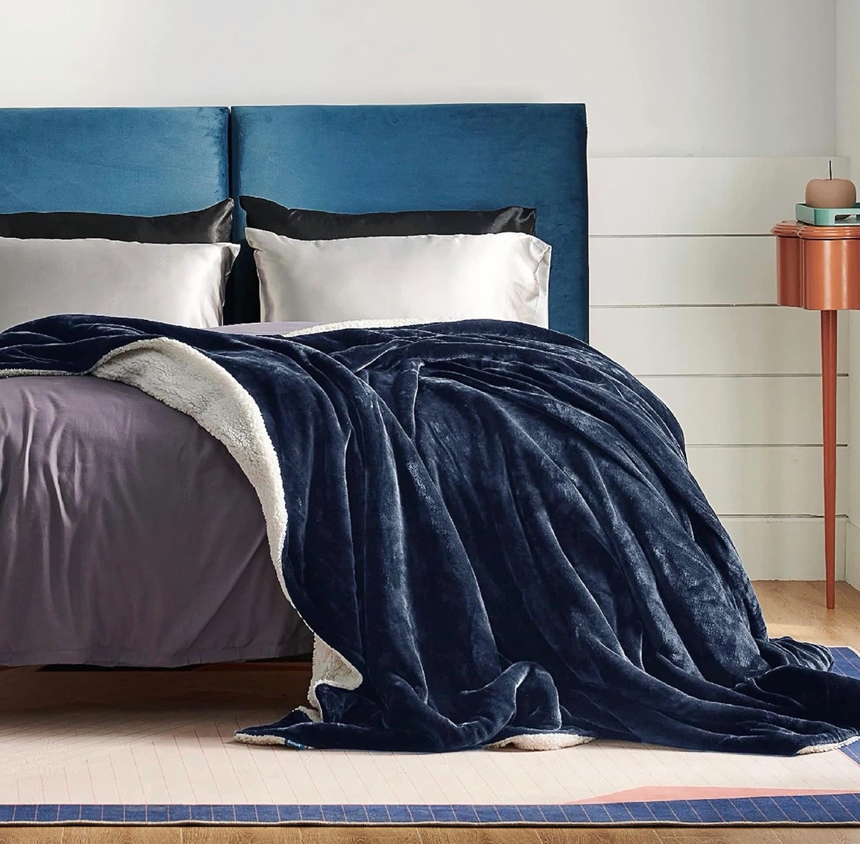 Navy Blue Sherpa Fleece Blanket (Queen) - photo 2