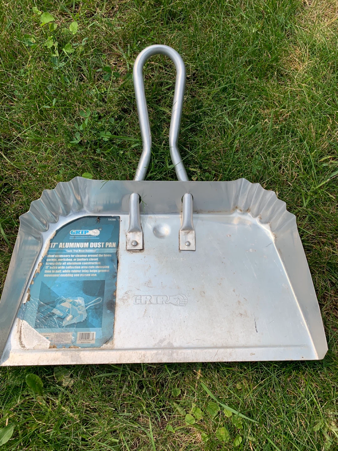 Aluminum Large Size Dust Pan. 16” wide