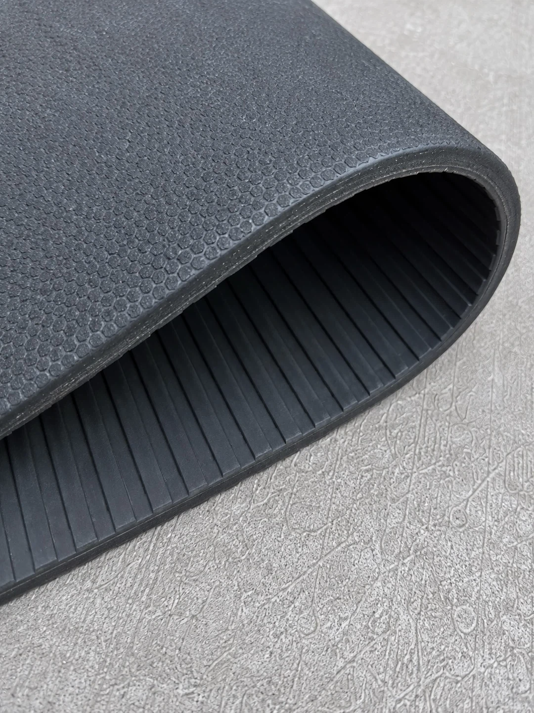 Heavy duty black gym mats - photo 2