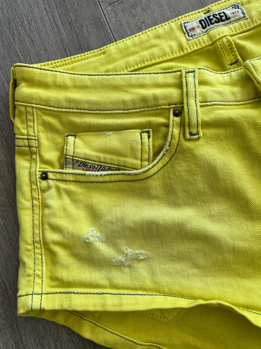 Diesel Women's Neon Yellow Denim Shorts 28 / small - photo 2