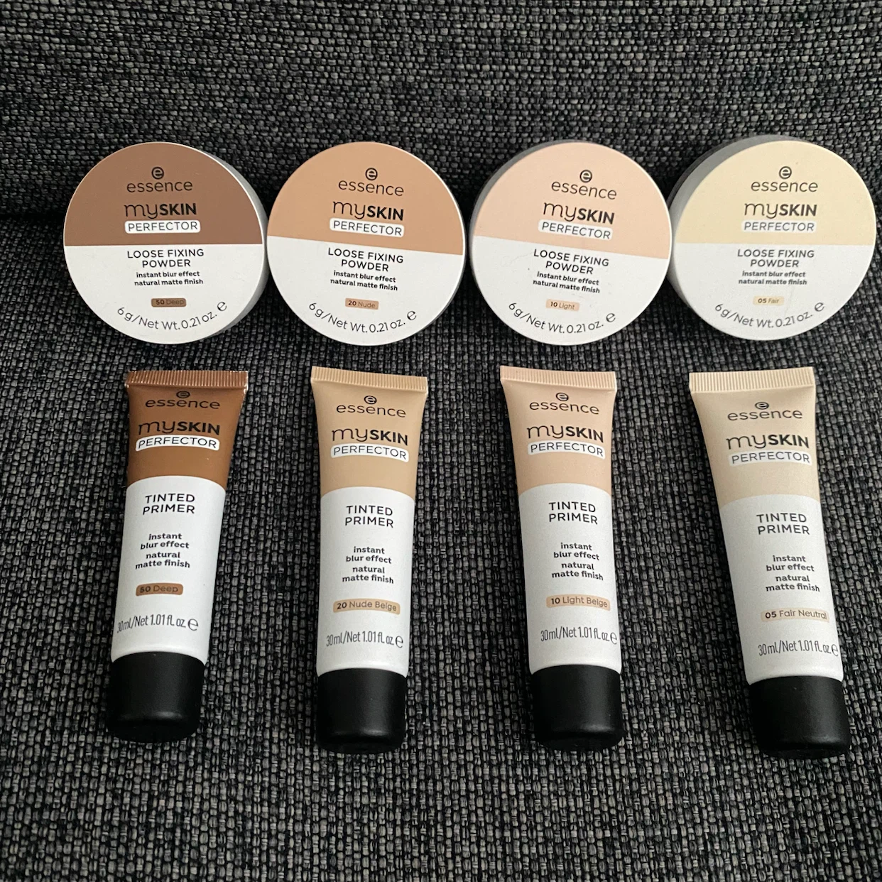 Essence loose powder / Tinted primer