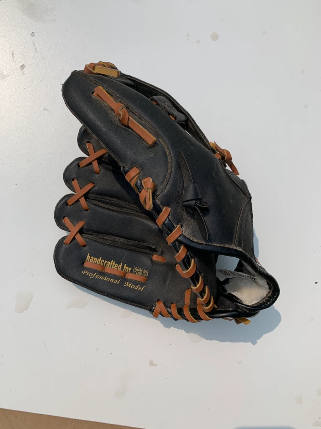 Ball Glove. 11 inch. Linwood. - photo 2
