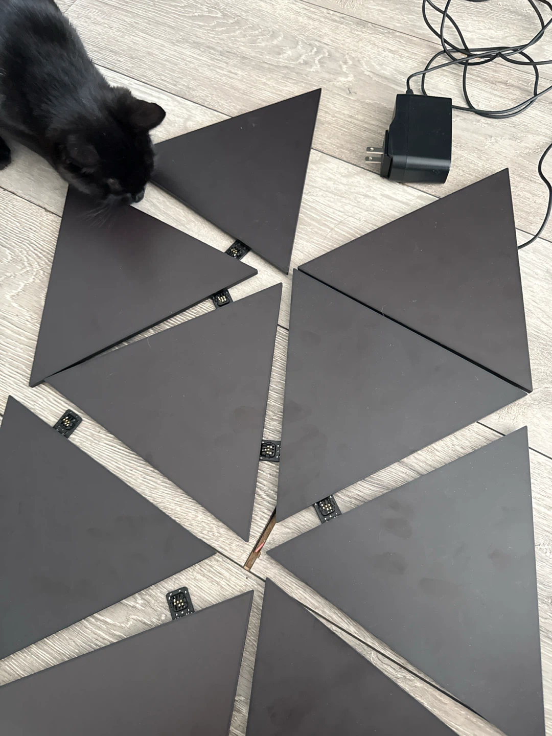 Nanoleaf Limited Edition Ultra Black Triangles Smarter Kit - photo 4