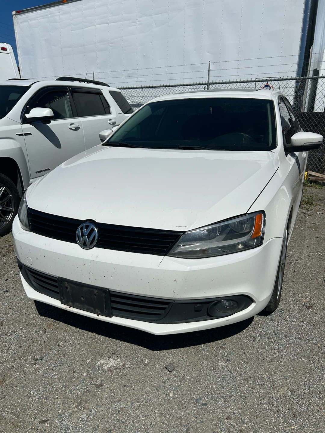 2011 White Volkswagen Jetta