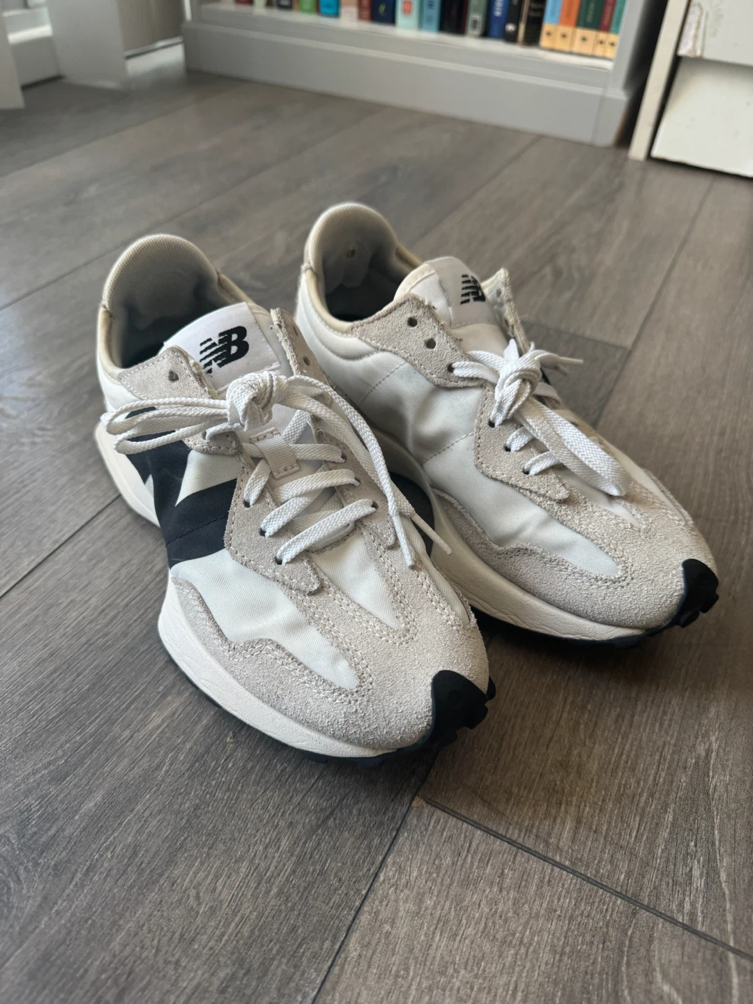 New Balance 327 Sneakers
